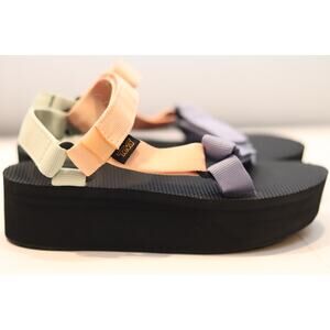 Teva Universal Sandal Sz 5